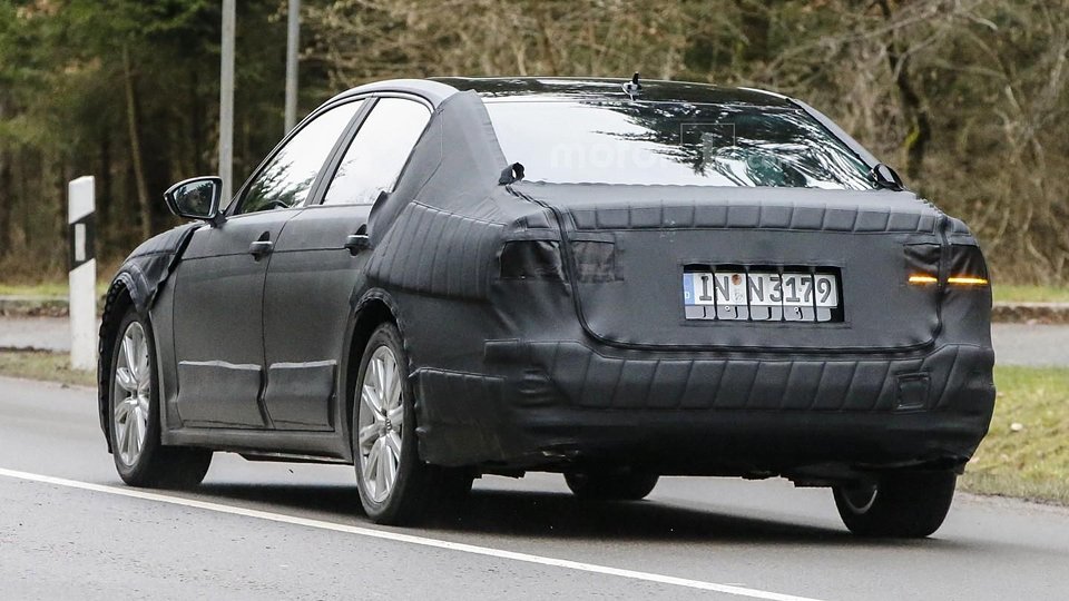 Volkswagen тестирует серийную версию C Coupe GTE (3).jpg