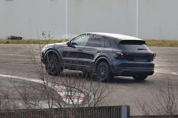 Новый Porsche Cayenne заснят на тестах (3).jpg