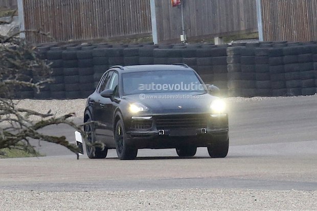 Новый Porsche Cayenne заснят на тестах (2).jpg