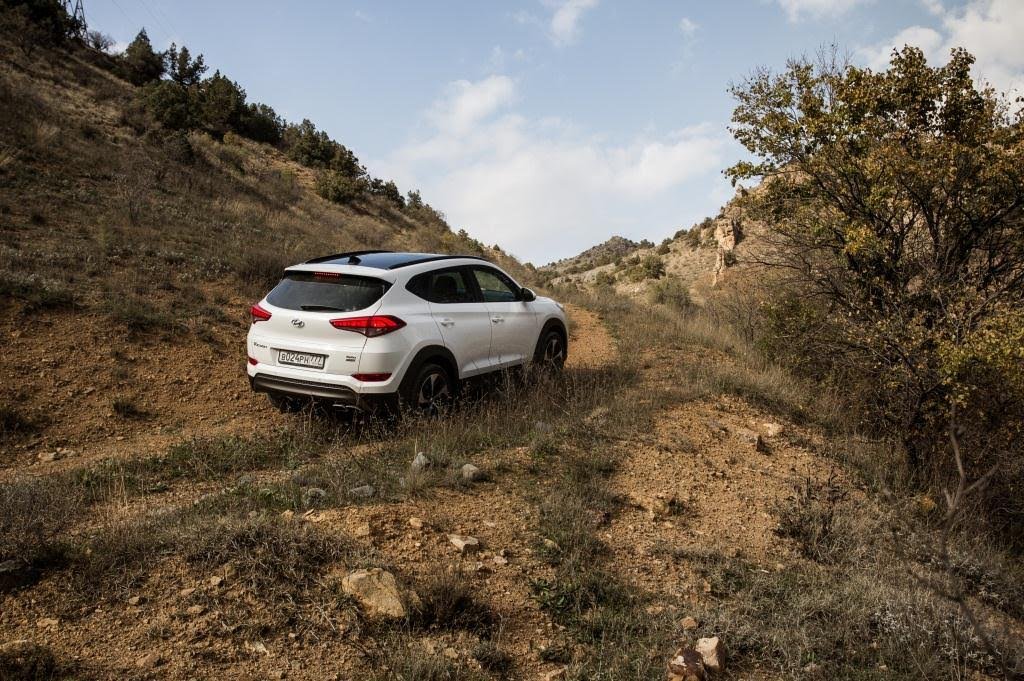 Hyundai Tucson получил панорамный люк Webasto (1).jpg