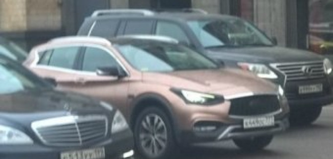 Кроссовер Infiniti QX30 сфотографировали в Москве до выхода на рынок