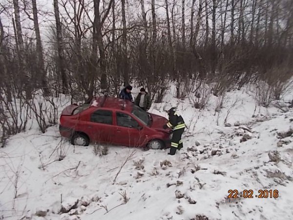 В Тульской области столкнулись Renault и Hyundai (1).jpg