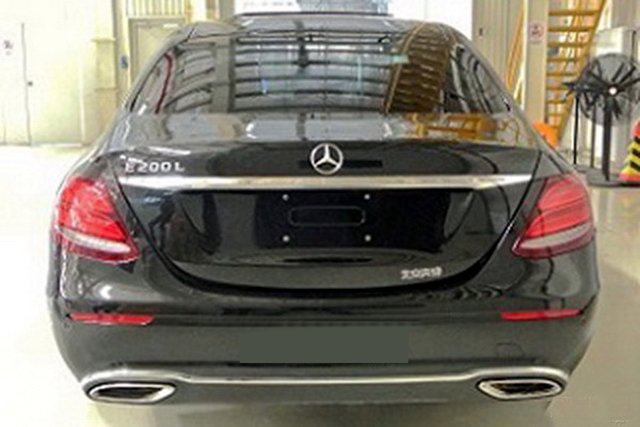 В Китае засняли новое поколение удлиненного Mercedes-Benz E-Class 1.jpg