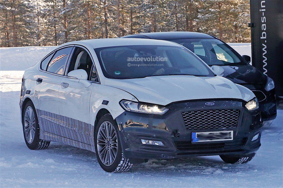 Новый седан Ford Mondeo 2017 снят на тестах (1).jpg