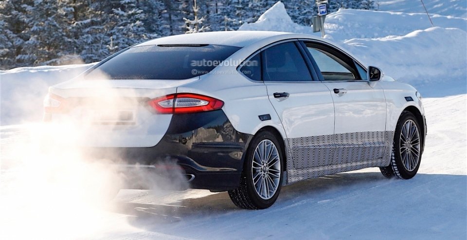 Новый седан Ford Mondeo 2017 снят на тестах (3).jpg