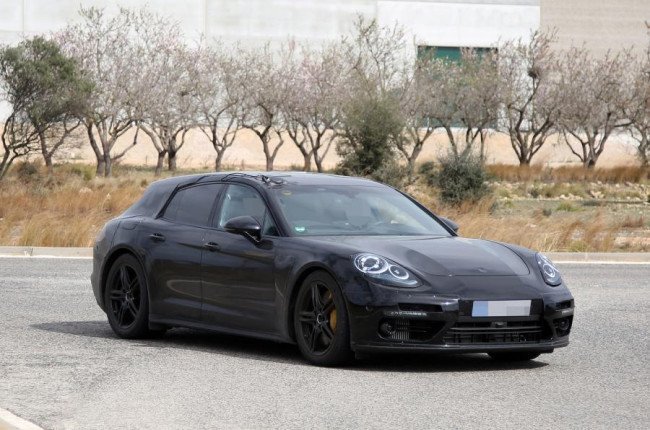 На тестах замечен новый универсал Porsche Panamera 1.jpg