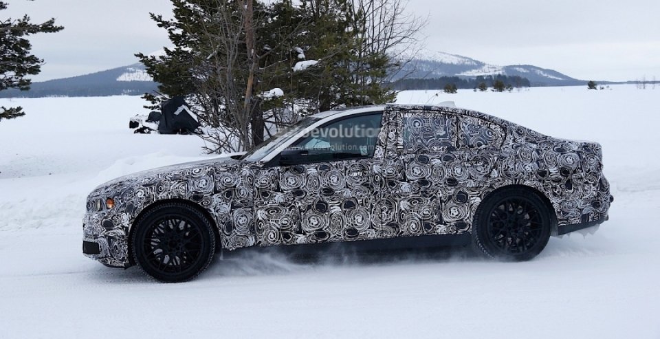 Новое поколение BMW M5 заснято на тестах в Скандинавии (1).jpg