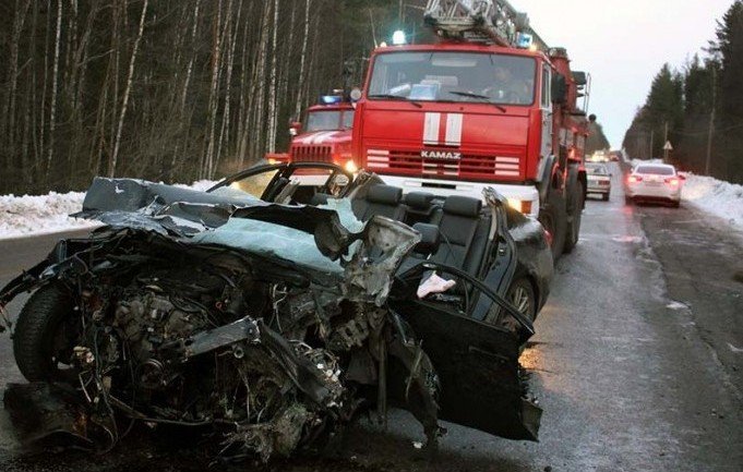 В Карелии в лобовом столкновении погибли два человека (3).jpg