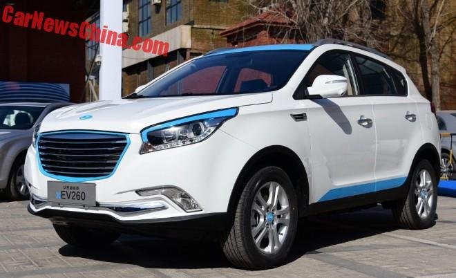 В Китае начнутся продажи электрического кроссовера Hawtai xEV260.jpg
