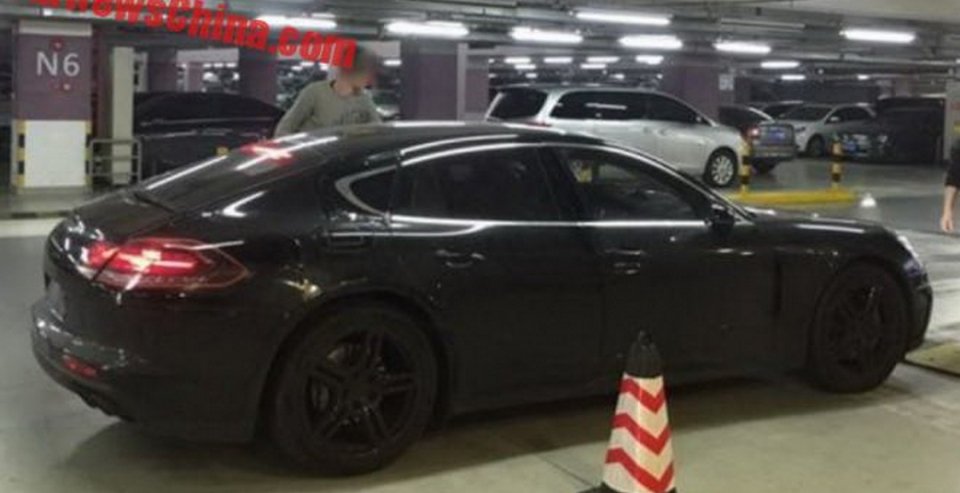 В Китае был замечен Porsche Panamera 2017 (2).jpg