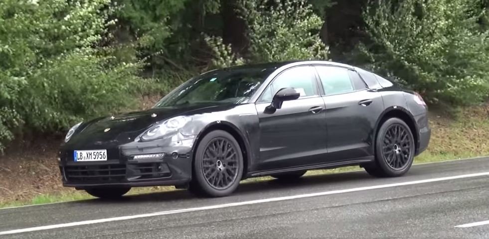 В Китае был замечен Porsche Panamera 2017 (4).jpg