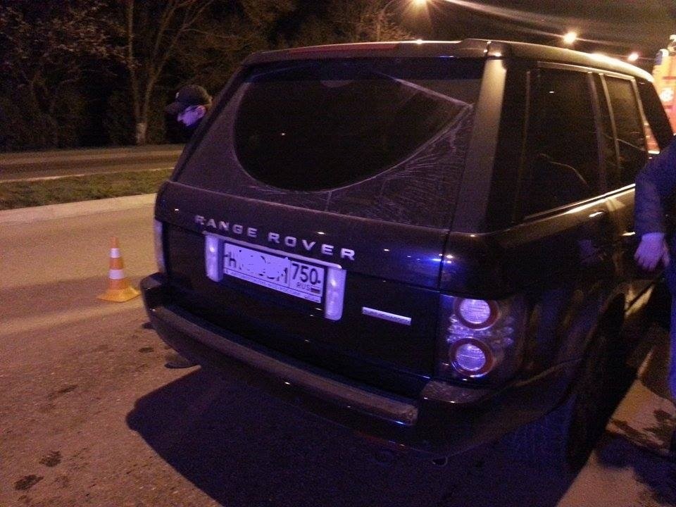 В Севастополе Range Rover насмерть сбил двух подростков (4).jpg