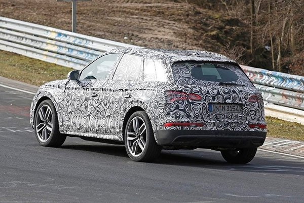 Audi Q5 тестируют на трассе Нюрбургринга (2).jpg