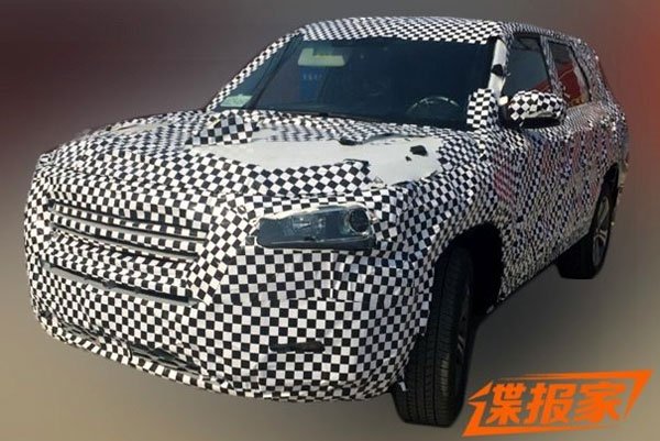 Внедорожник Changan CS95 замечен на дорогах Китая (3).jpg