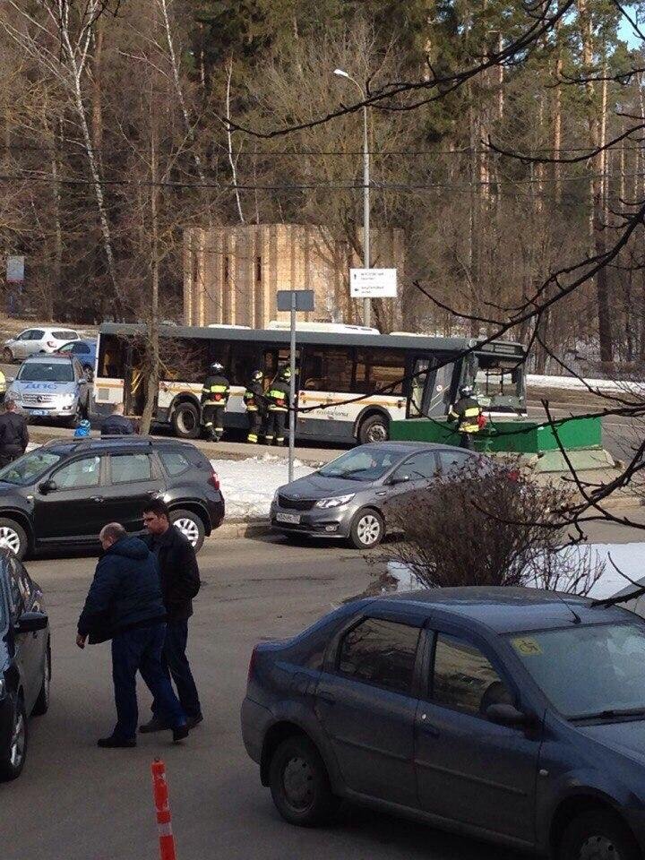 В Зеленограде в ДТП с автобусом пострадали три человека (1).jpg