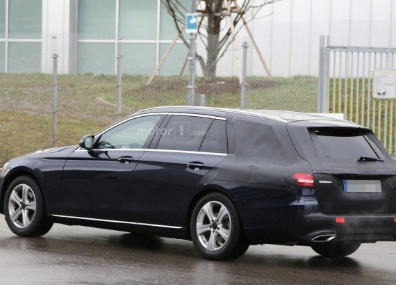 Mercedes E-Class универсал готовится к премьере (1).jpg
