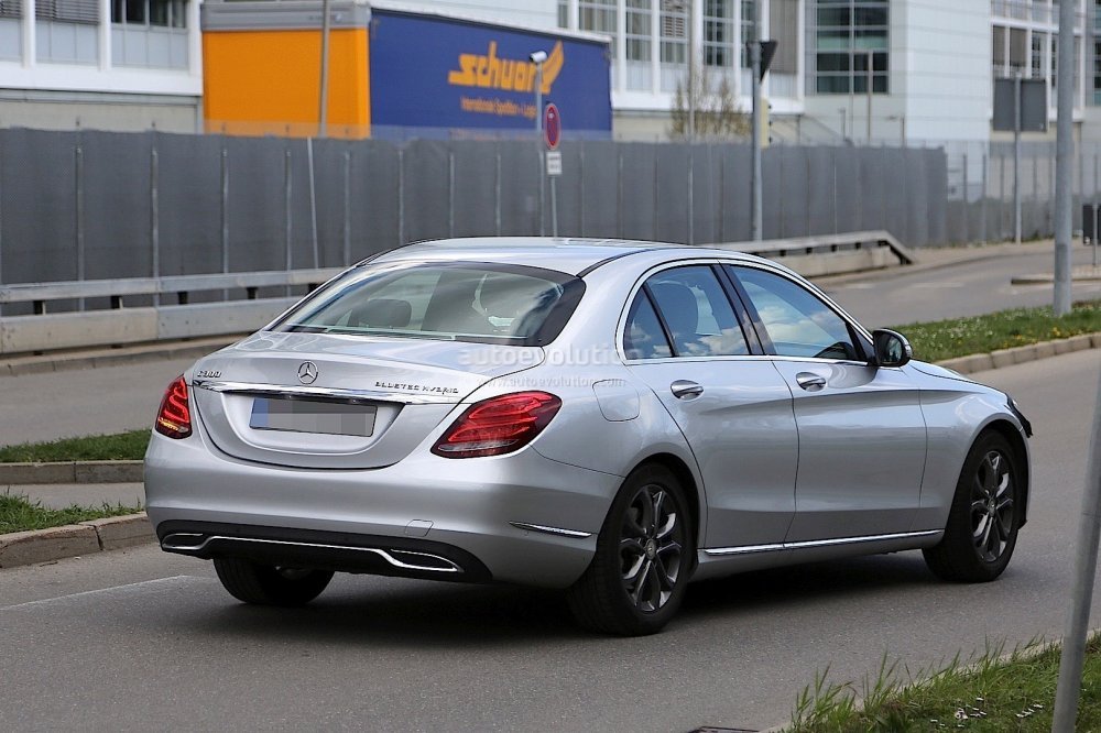 Mercedes-Benz C-Class 2017 заснят без камуфляжа (4).jpg