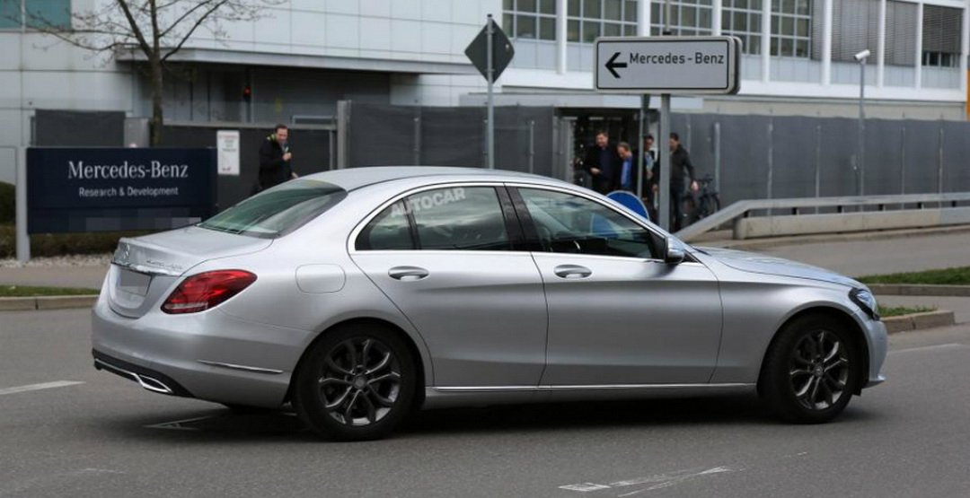 Mercedes-Benz C-Class 2017 заснят без камуфляжа (2).jpg