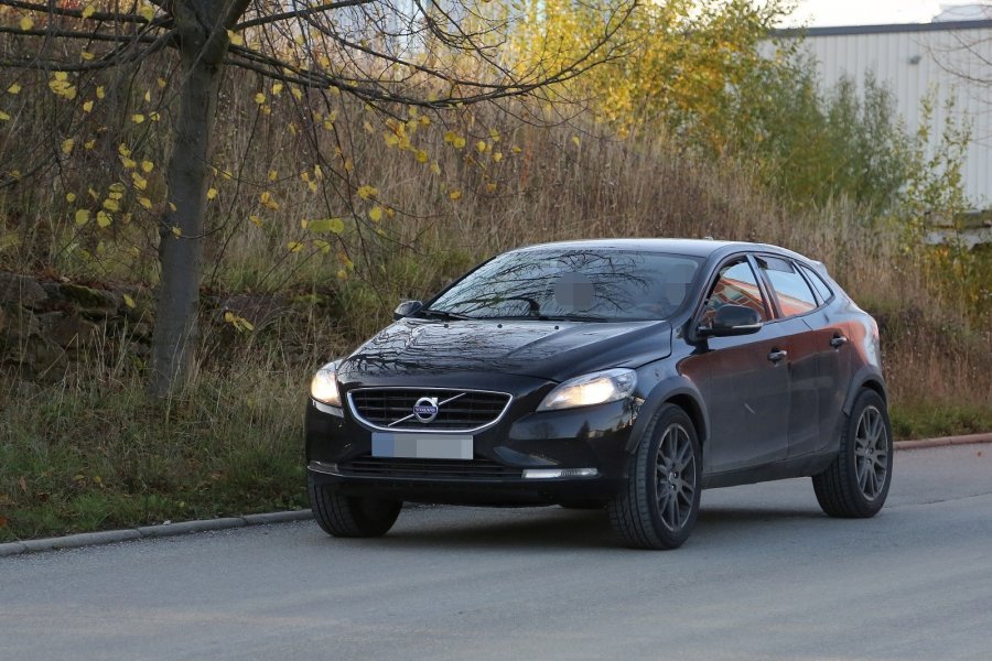 Volvo XC40 заснят без камуфляжа.jpg