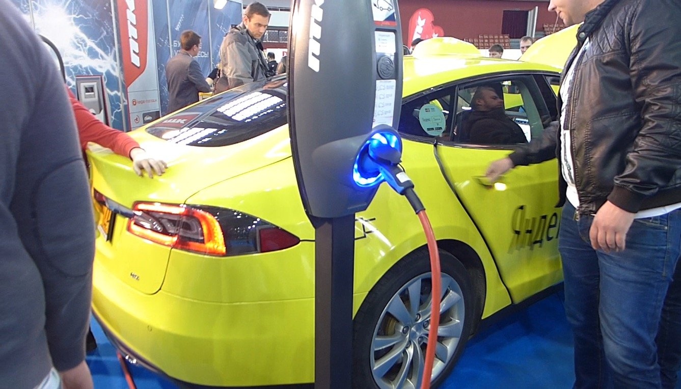 Яндекс Такси в форм-факторе электромобиля Tesla Model S Tesla Model S