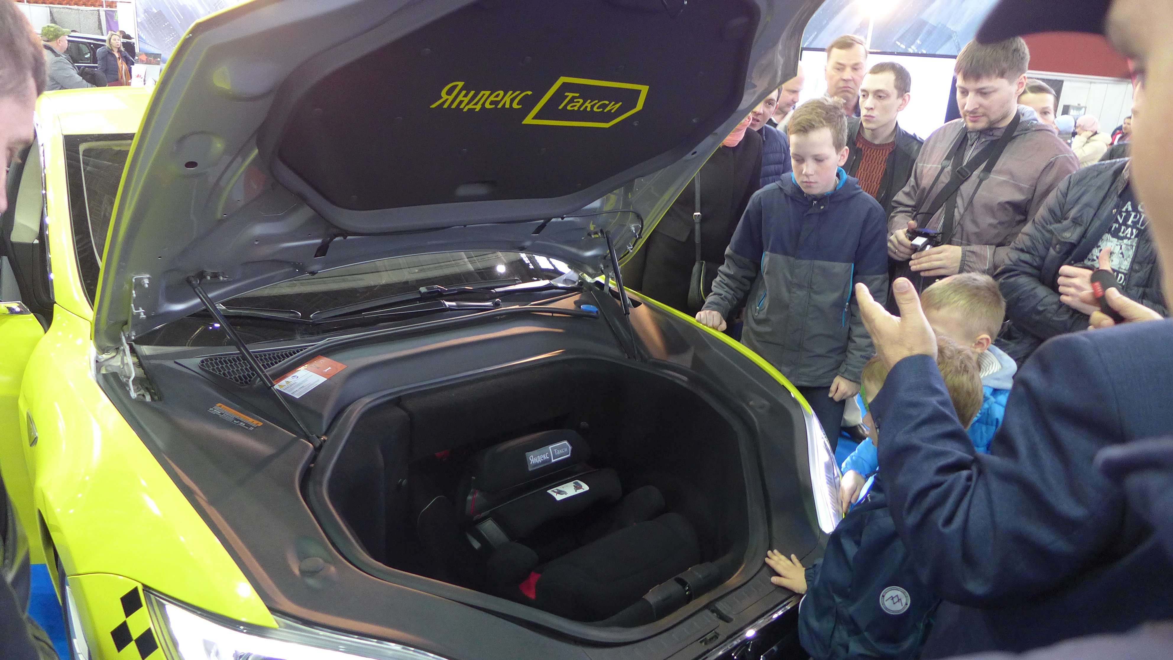 Яндекс Такси в форм-факторе электромобиля Tesla Model S Tesla Model S