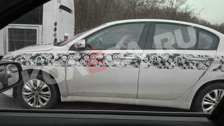 На дорогах Москвы замечен новый седан Fiat Tipo (4).jpg