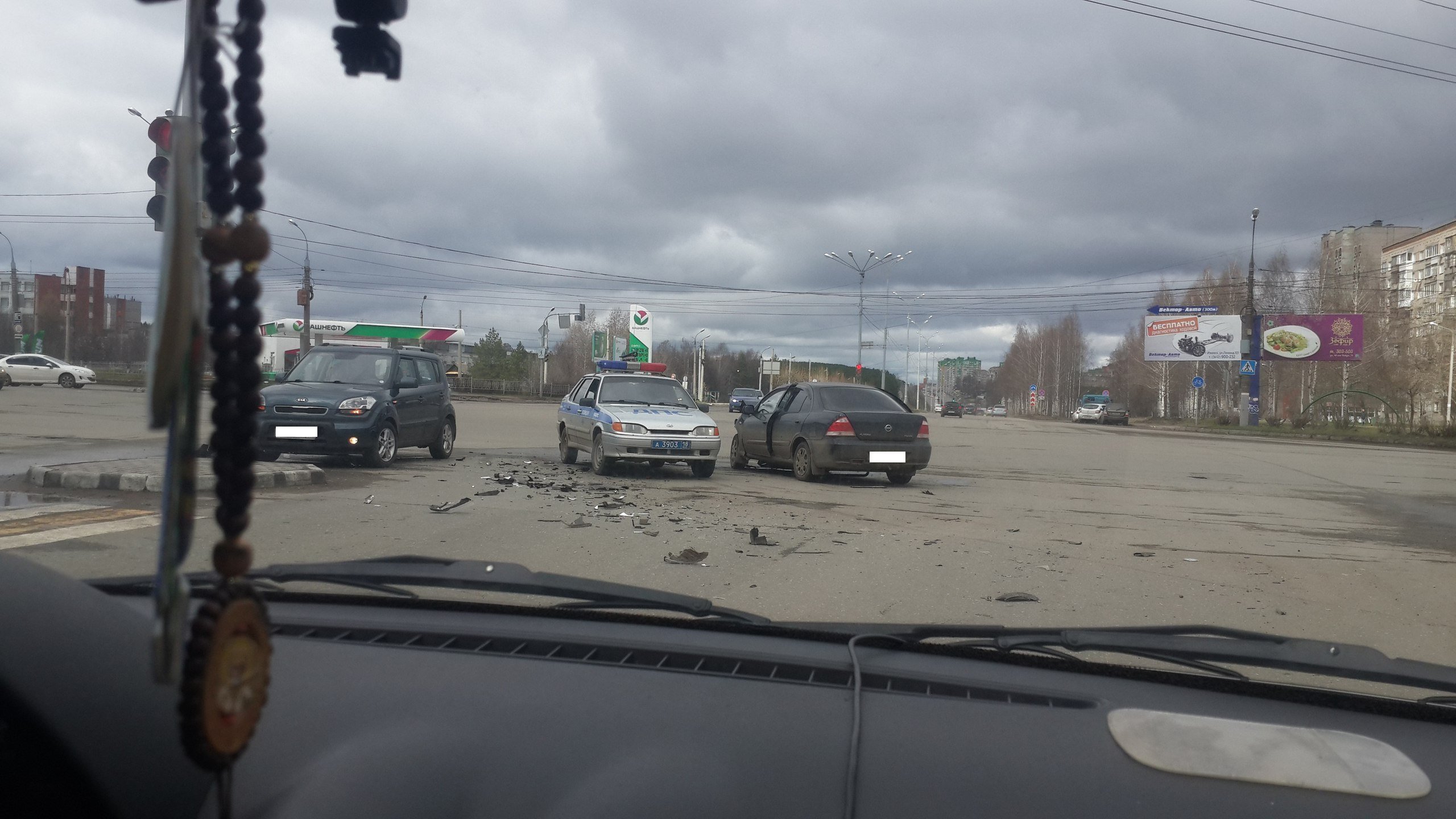В Ижевске в ДТП пострадали четыре человека, включая двух детей (2).jpg