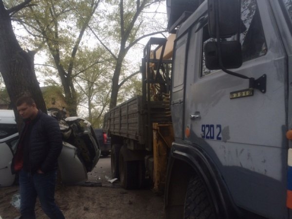 В Воронежской области ВАЗ врезался в КАМАЗ водитель погиб (2).jpeg