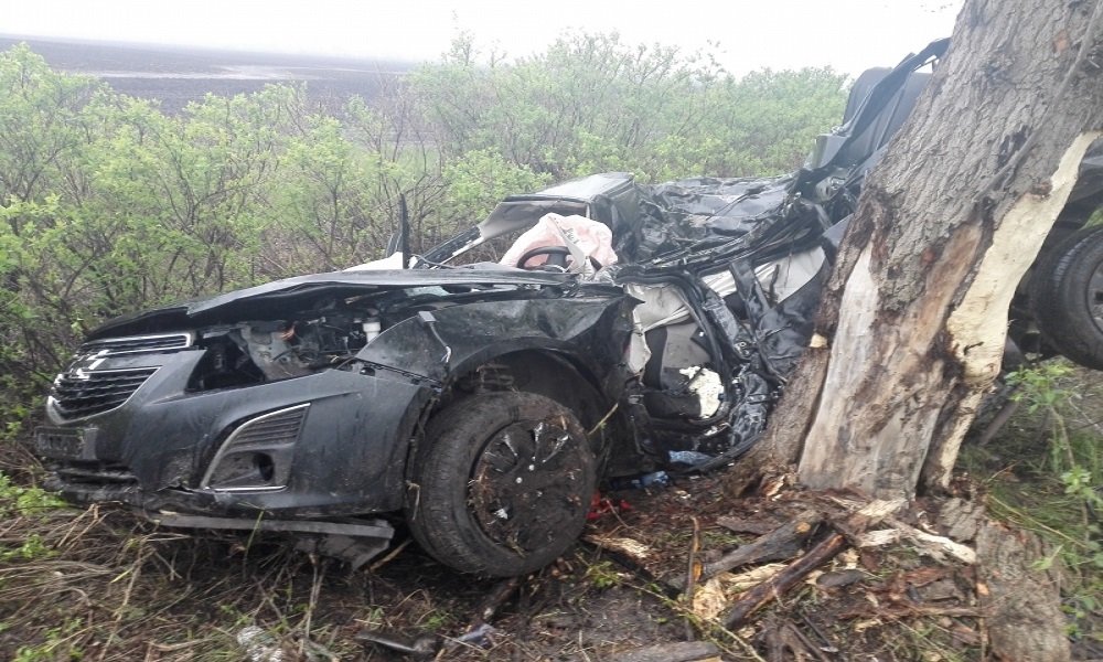 Под Воронежем автоледи устроила ДТП с двумя погибшими (1).jpg