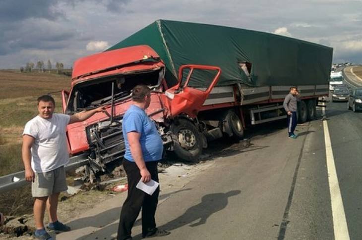 В ДТП под Брянском погиб тракторист (1).jpg
