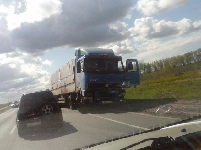 На трассе Нарва в лобовом ДТП погиб человек (2).png