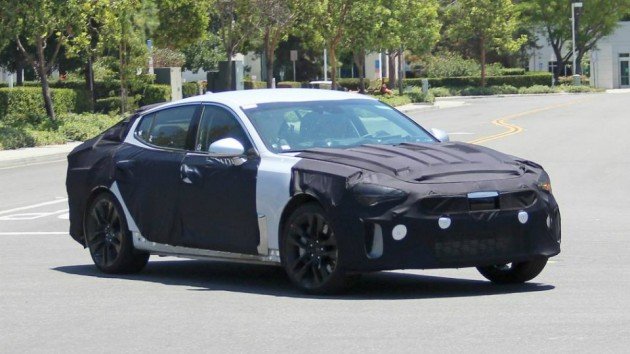 KIA тестирует на дорогах новый заднеприводной седан (2).jpg