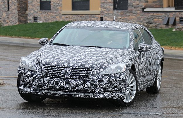 Новый Lexus LS появится в 2017 году (2).jpg