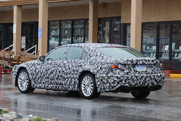Новый Lexus LS появится в 2017 году (1).jpg