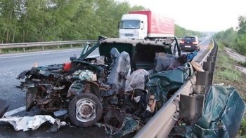 Под Самарой столкнулись «Ока» и Volkswagen двое погибли (1).jpg