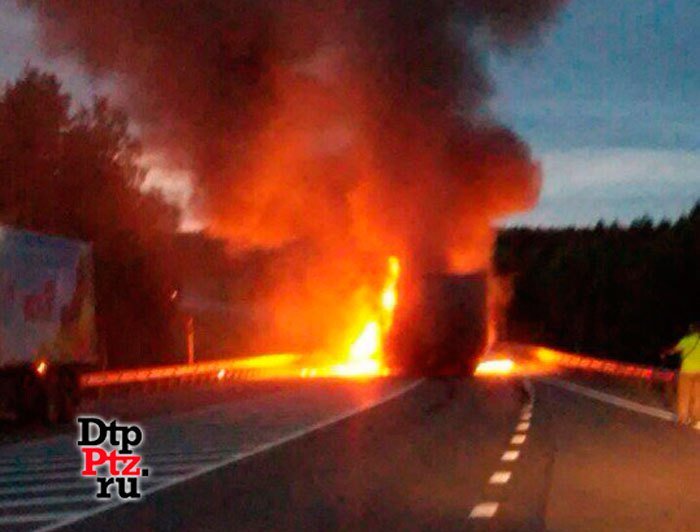 В страшном ДТП на трассе «Кола» три человека сгорели в автомобиле (1).jpg