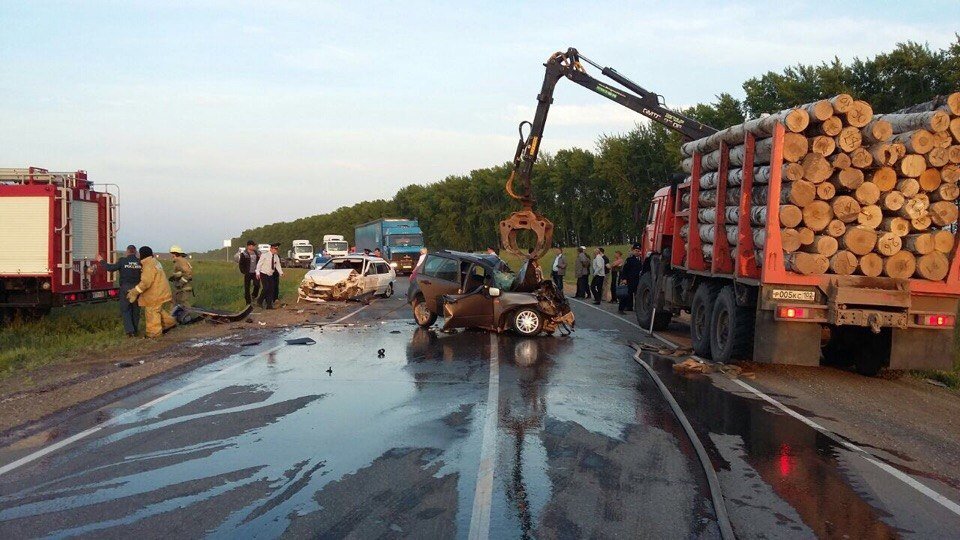 В Башкирии в ДТП один человек погиб, шесть пострадали В Башкирии в ДТП один человек погиб, шесть пострадали.jpg