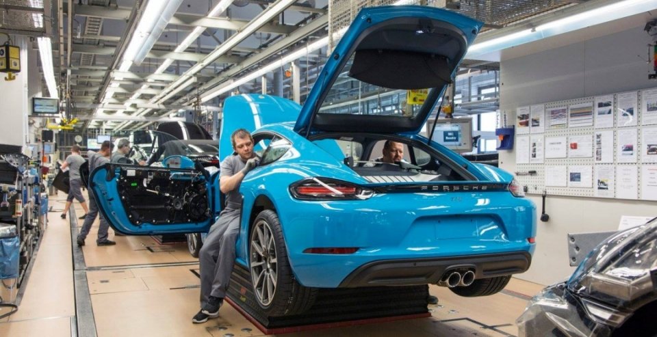 В Германии началось серийное производство нового Porsche 718 Cayman (1).jpg