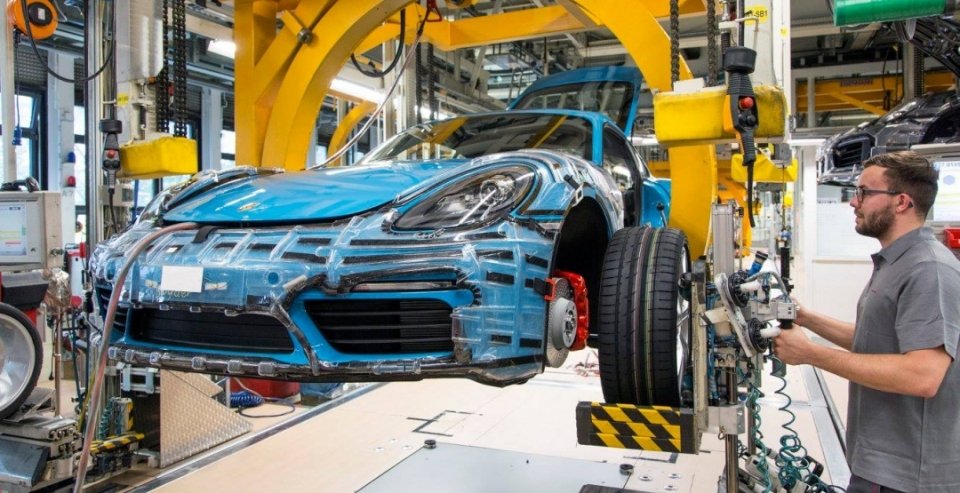 В Германии началось серийное производство нового Porsche 718 Cayman (4).jpg