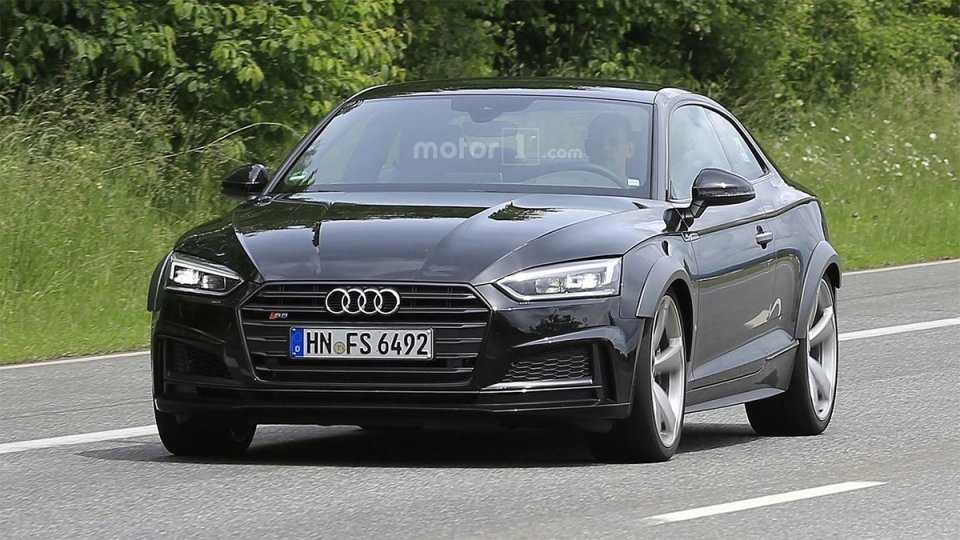 Новый Audi RS5 заснят на тестах (2).jpg