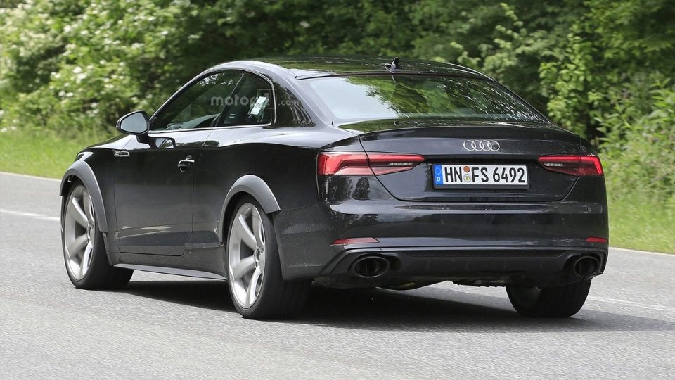 Новый Audi RS5 заснят на тестах (1).jpg