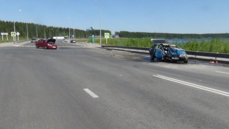 В ДТП в Ханты-Мансийске пострадали пять человек (2).jpg