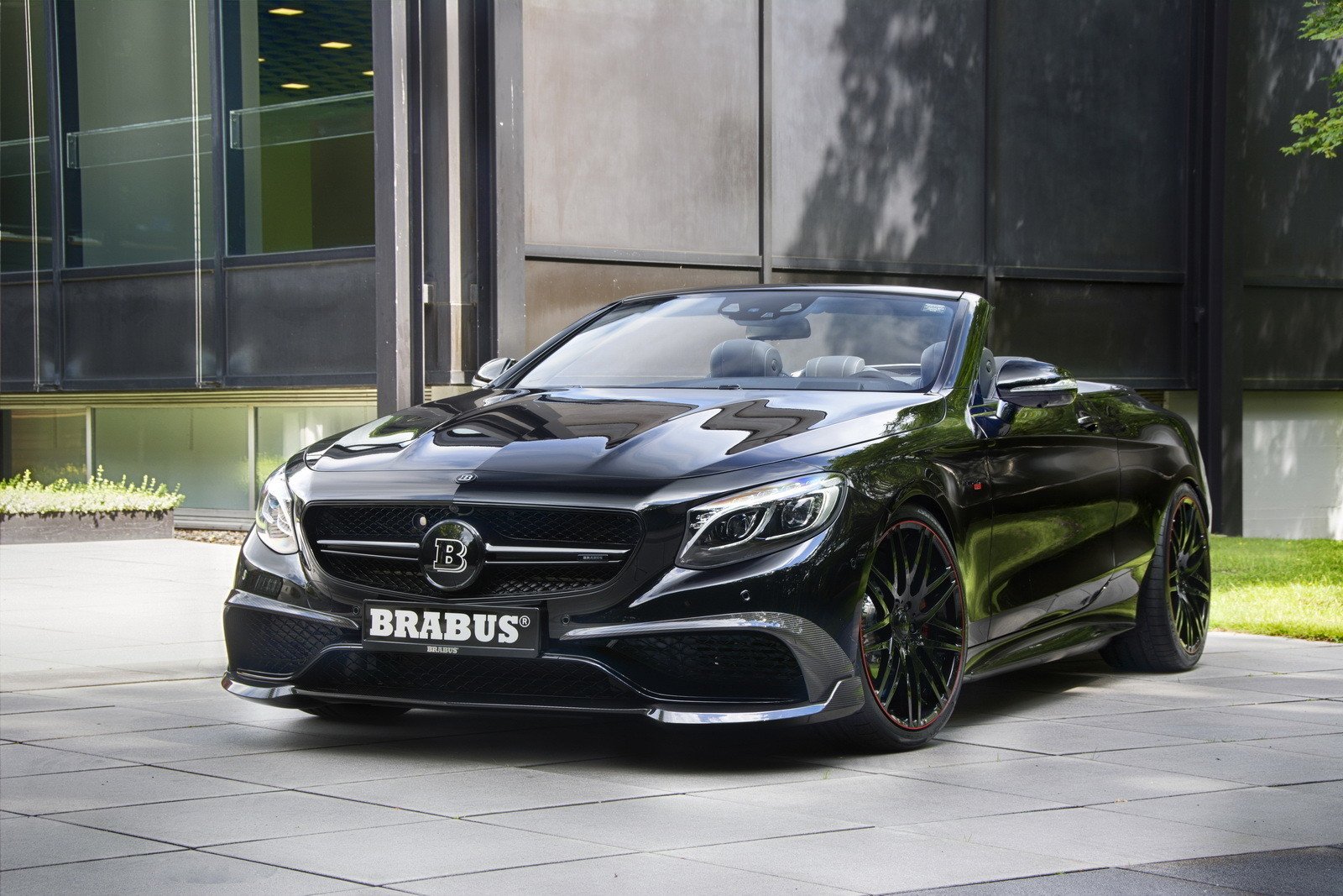 Brabus представили самый быстрый кабриолет в мире (1).jpg