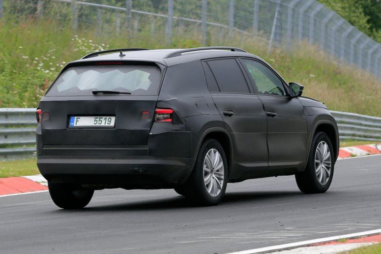Новый Skoda Kodiaq замечен на тестах в Нюрбургринге (5).jpg