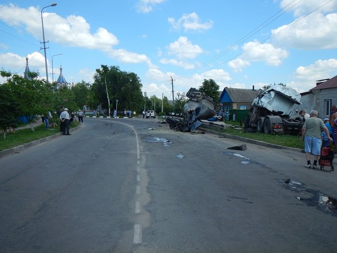 В ДТП с цистерной в Алексеевке погиб ребенок (2).jpg