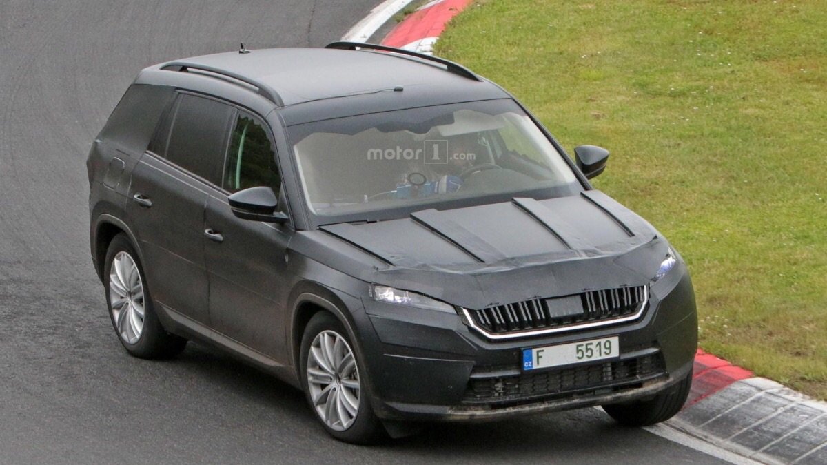 Внедорожник Skoda Kodiaq заснят во время тестов (2).jpg