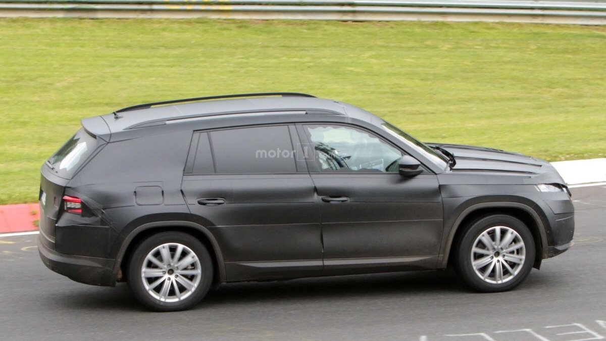 Внедорожник Skoda Kodiaq заснят во время тестов (3).jpg