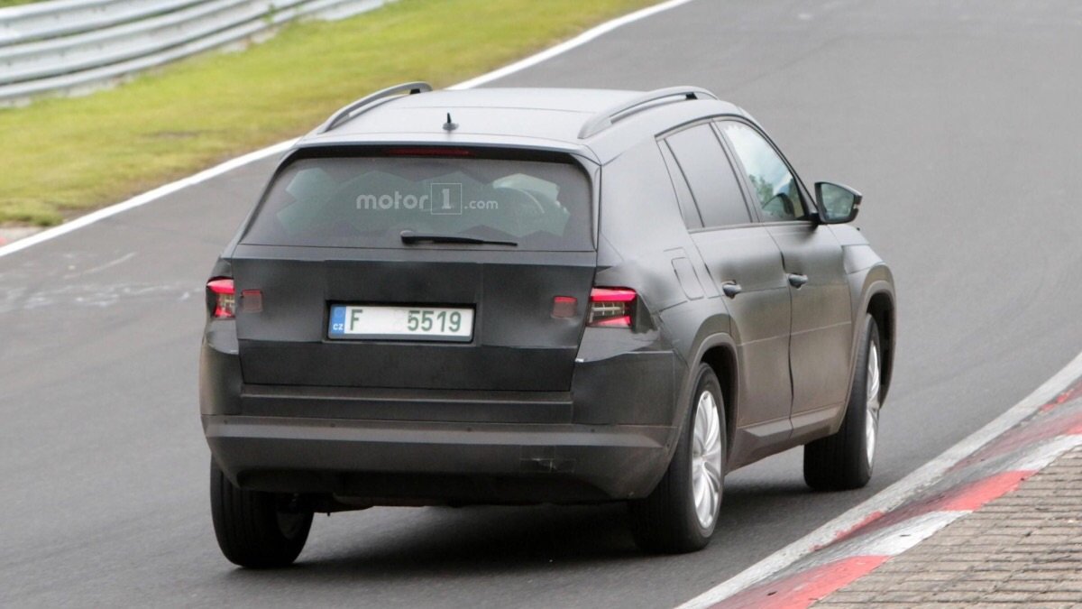 Внедорожник Skoda Kodiaq заснят во время тестов (1).jpg