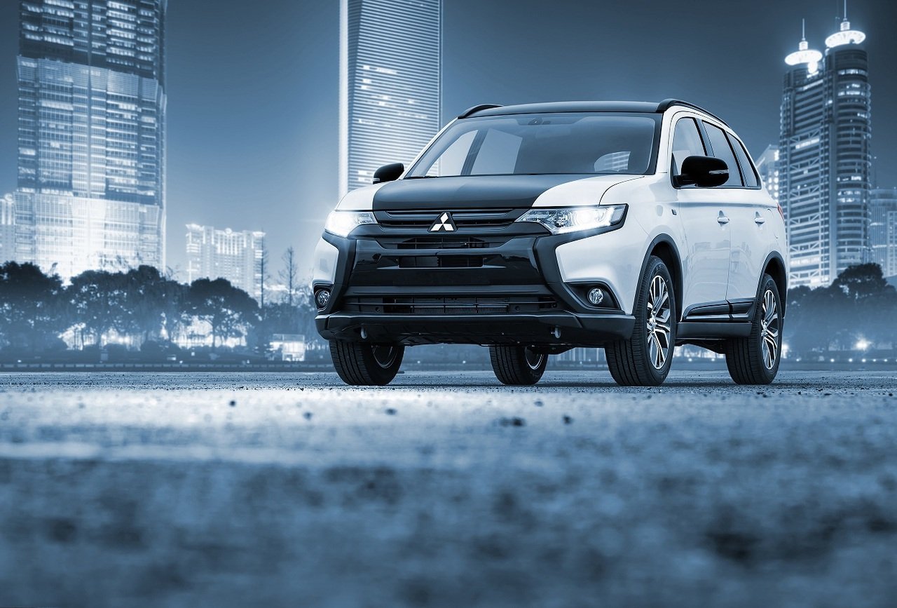 Mitsubishi выпустили спецверсию Outlander к 25-летию в России (1).jpg