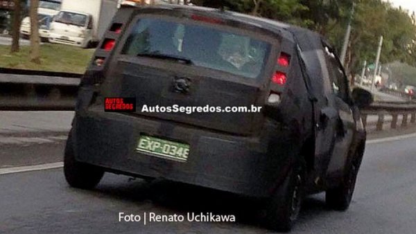 Fiat тестирует новый бюджетный хэтчбек X6H (2).jpg